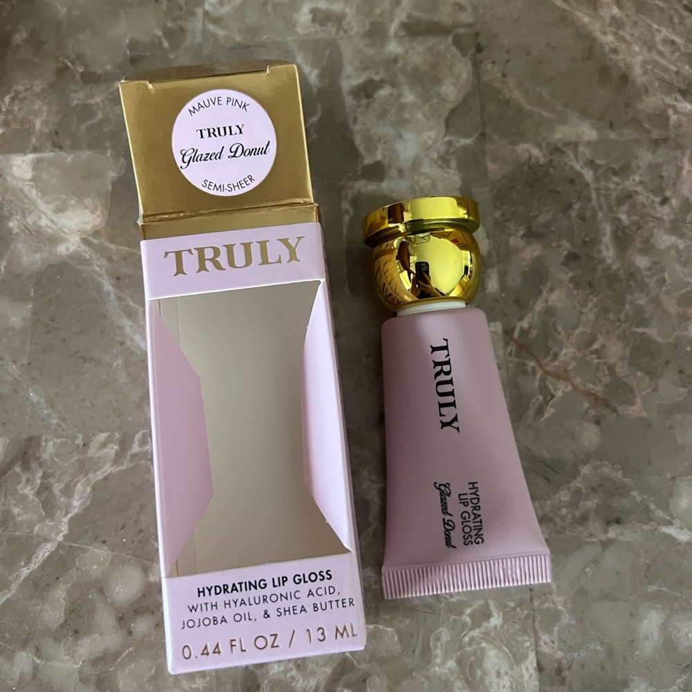 Truly hydrating lip gloss glazed donut full size new in the box